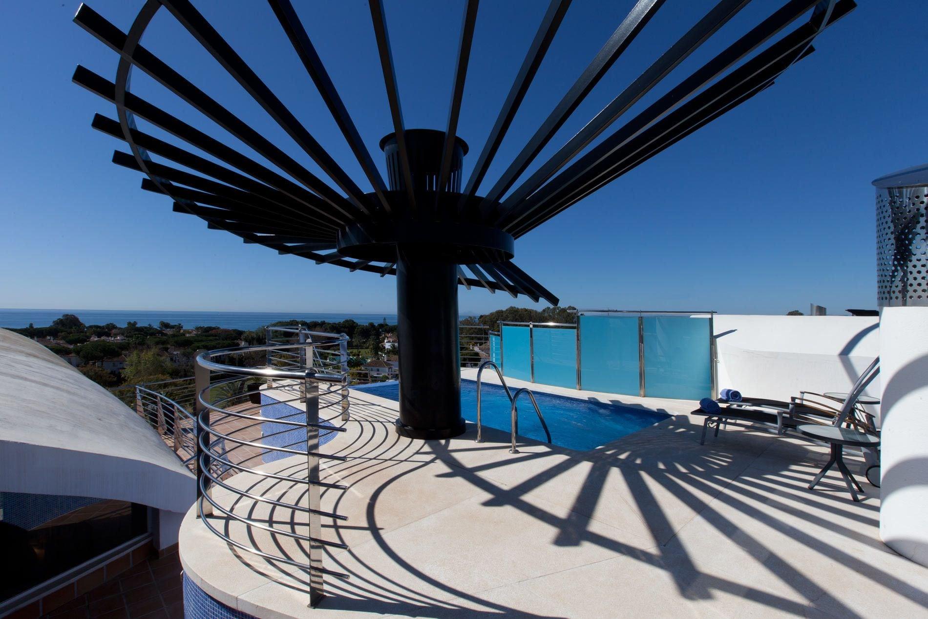 Готель Senator Banus (Adults Only) Естепона Екстер'єр фото The pool at the hotel